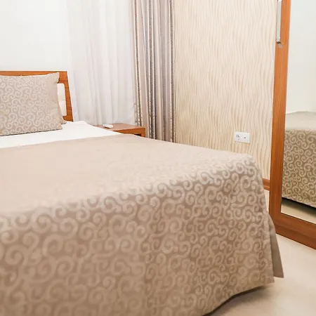 Riviera Hotell
