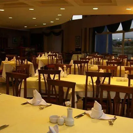 Hotell Riviera 3*